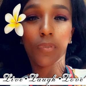 Meet your Posher, Monique